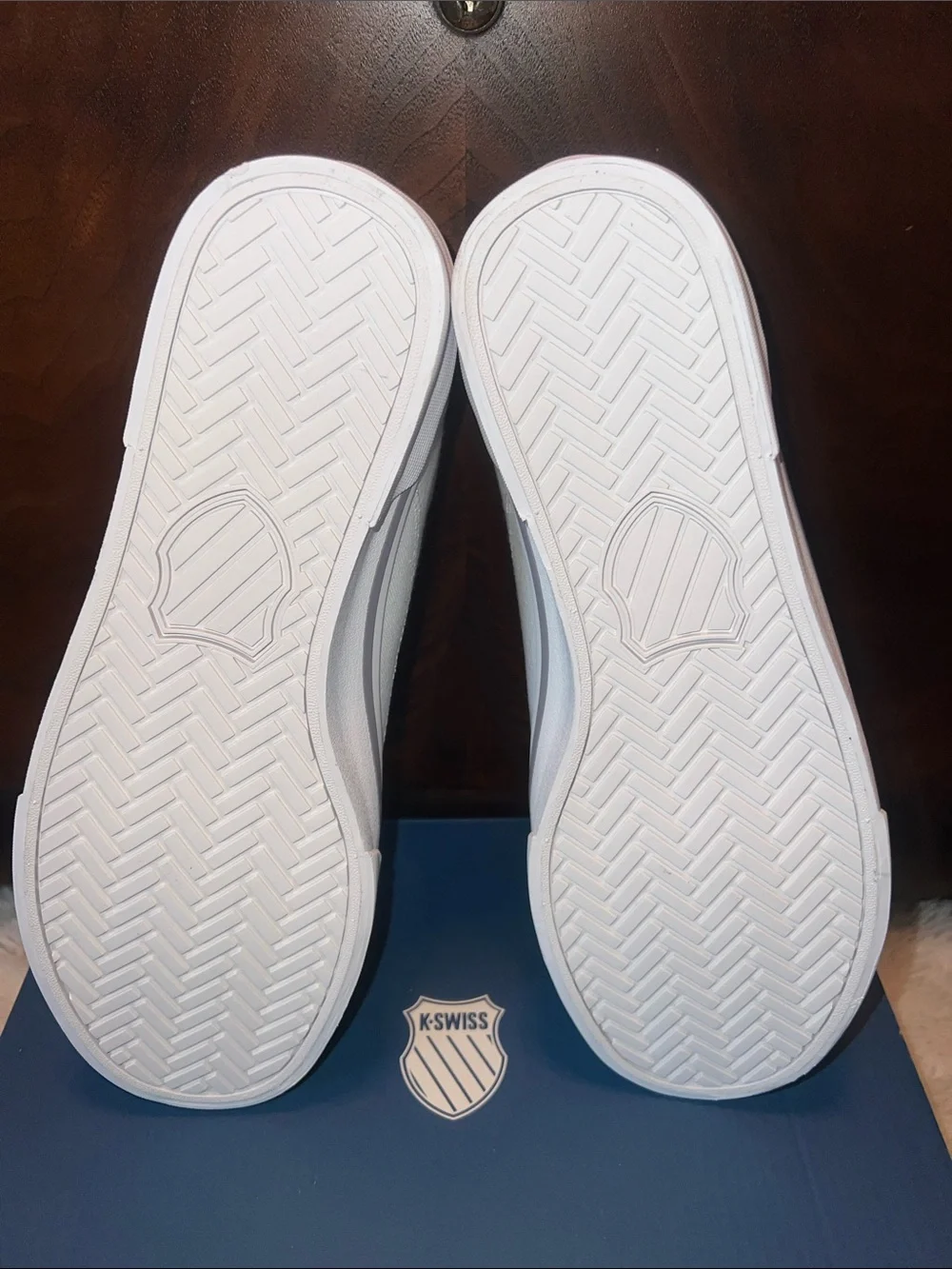 K•SWISS WOMEN’S PORT LOW SNEAKER